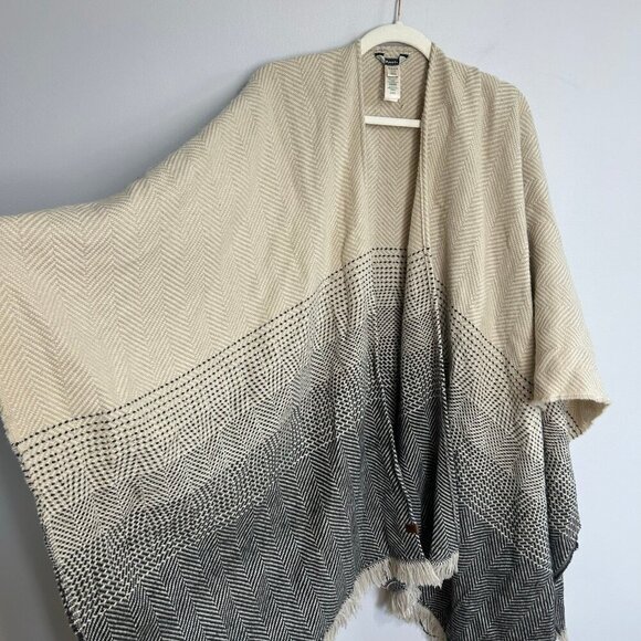 Roots Canada Women’s Poncho Shawl Wrap Ivory Gray Beige Blanket One Size - Picture 2 of 6